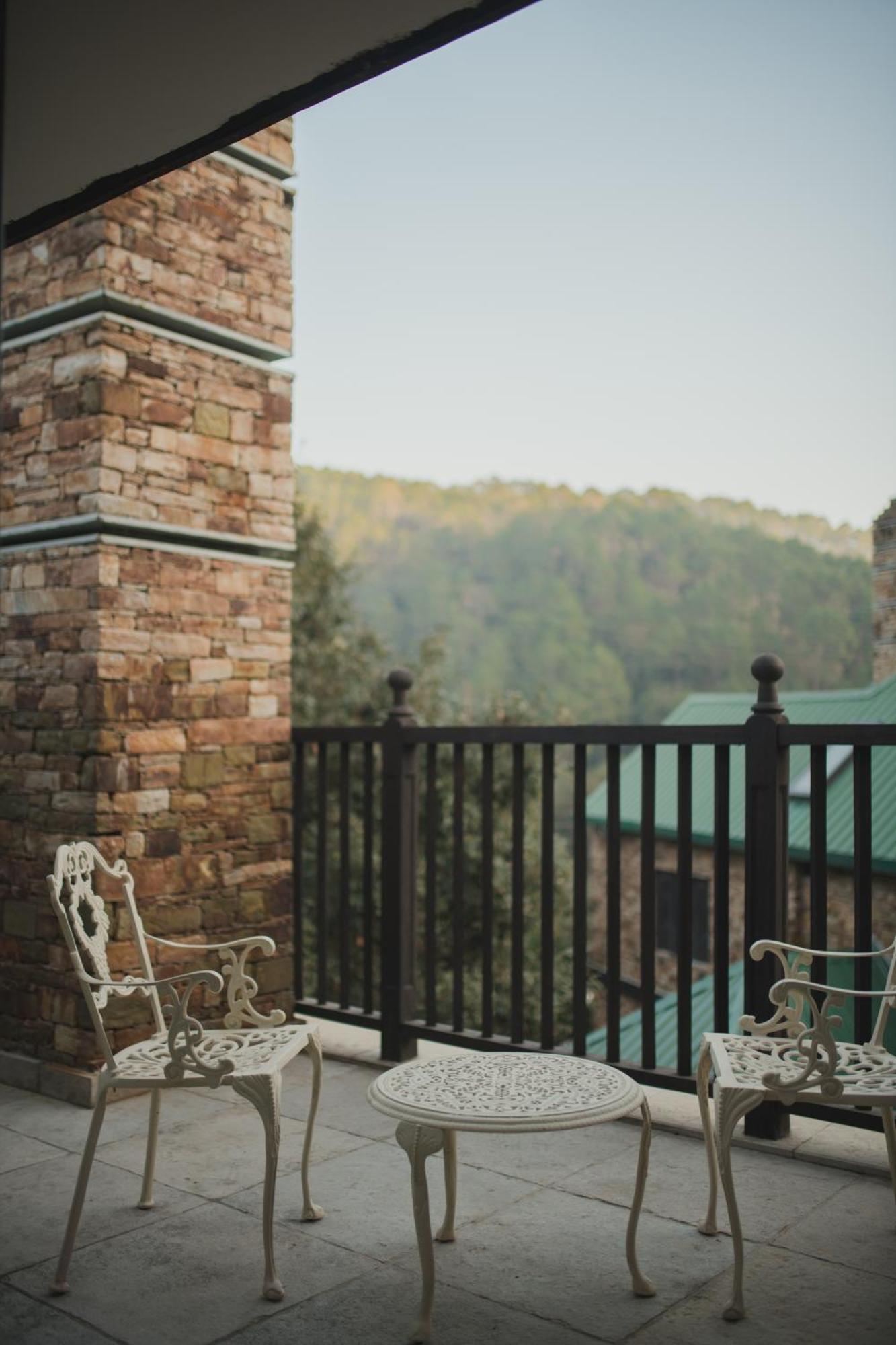 Brij Atmanya Bhowali, Nainital, A Luxury Mountain Escape Екстериор снимка